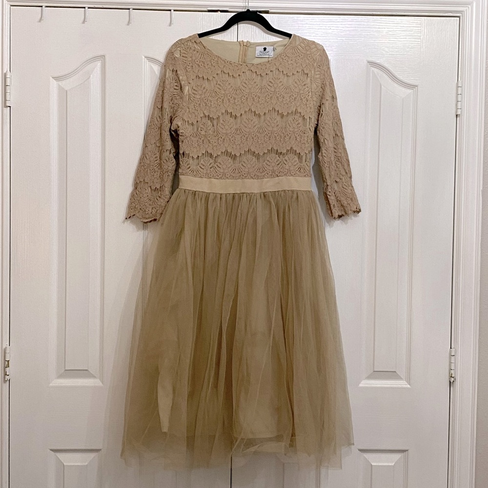 Lace & Tulle Midi Dress in Light Taupe